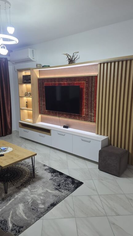 APARTAMENT 2+1 PËR QERA TE KOMPLEKSI TOM DOSHI (SHKOZË)