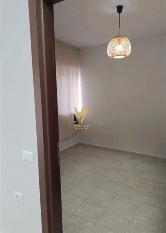 JEPET APARTAMENT 1+1+BLK ME QIRA TE ISH FUSHA E AVIACIONIT 40.000 LEKE