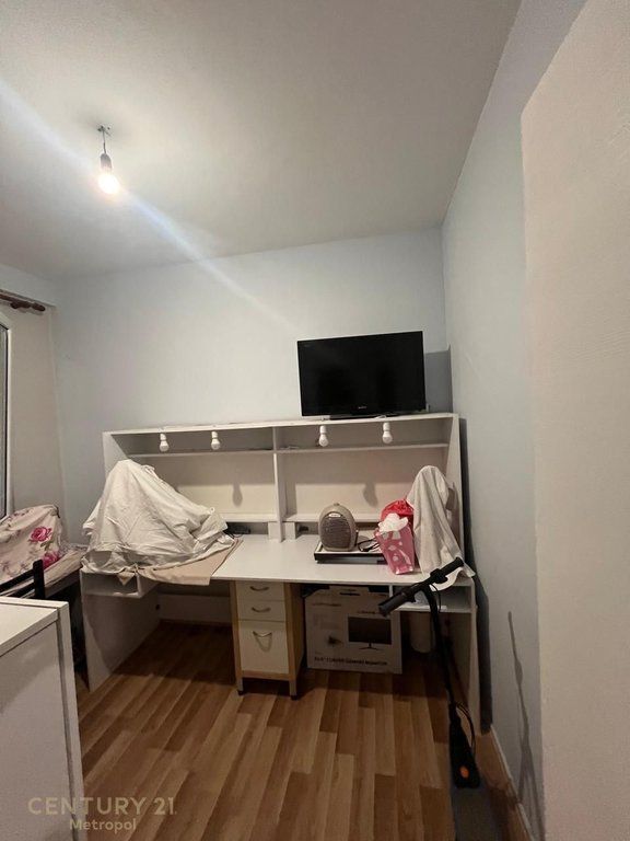 Apartment 2+1 for sale at Komuna e Parisit 295,000 €