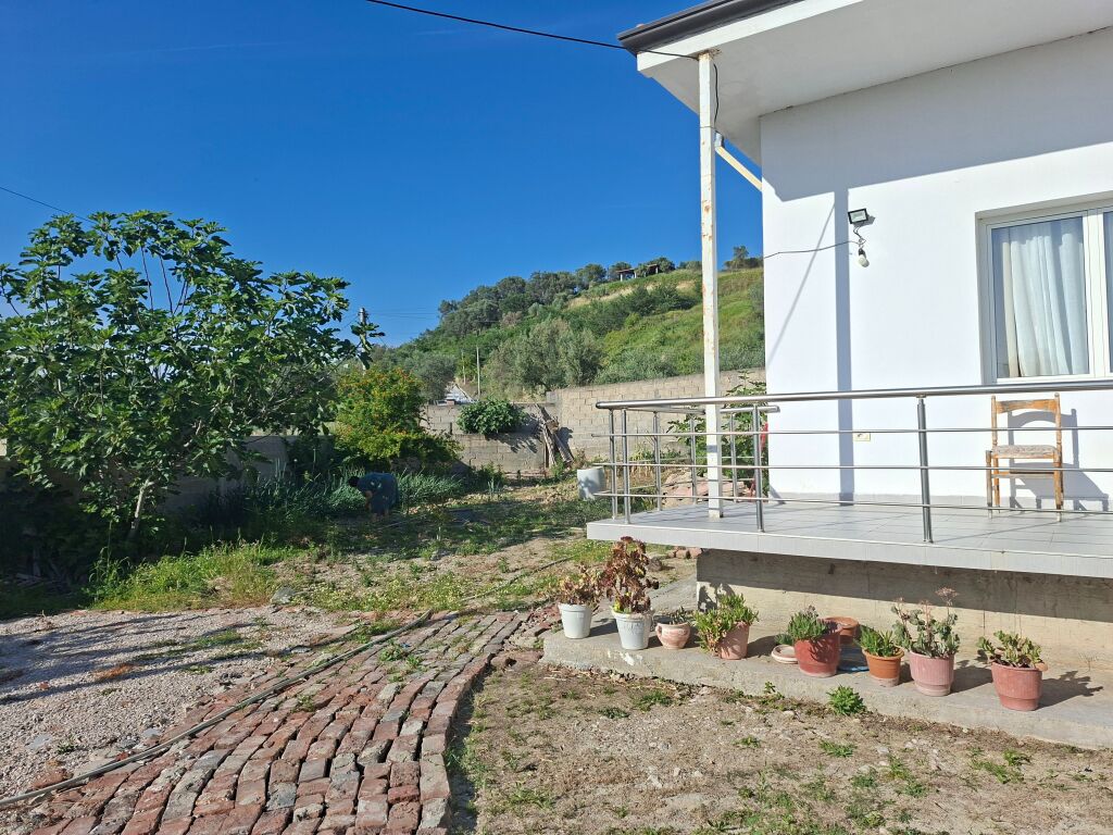 Private house 1+1 with yard for sale