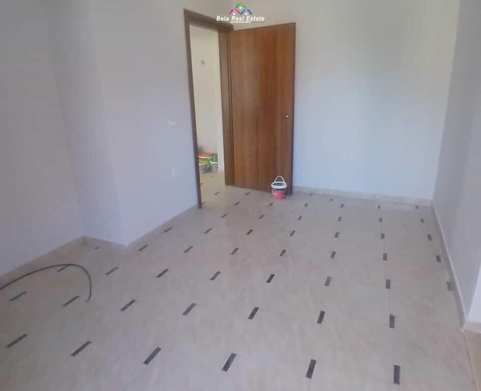 Zyre Me Qera Tek 21 Dhjetori (ID BZ2988) Tirane
