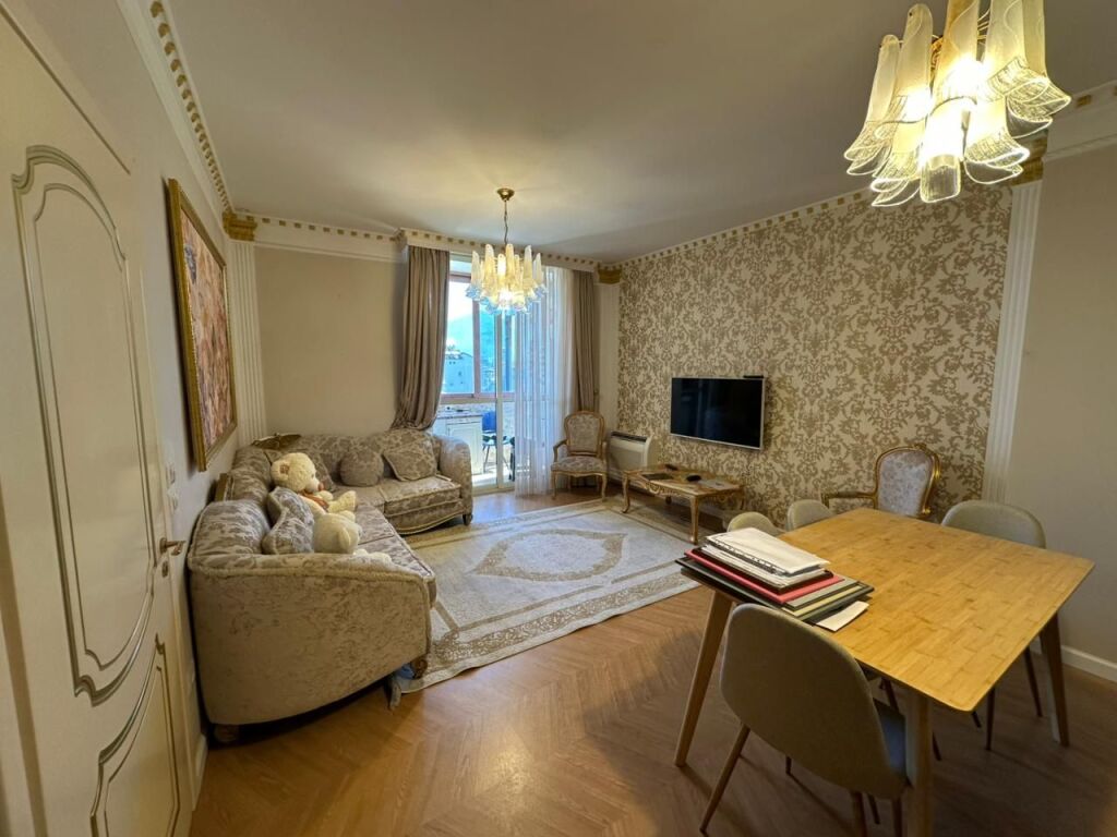 Apartment 1+1 for rent at the Paris Commune.