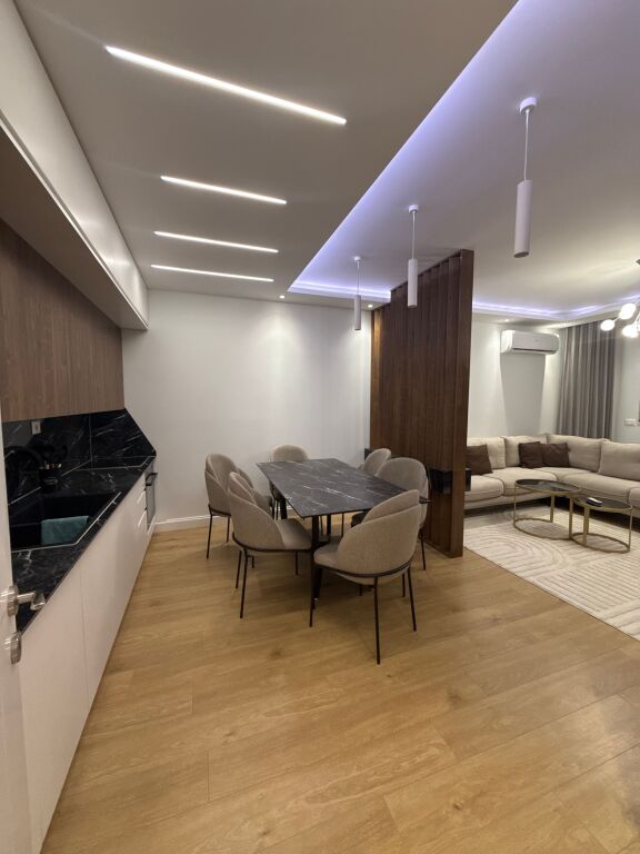 Okazion Shitet Apartament 2+1 tek fresku