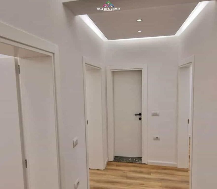 Ufficio in Affitto 3+1 in Centro (ID BZ22563) Tirana