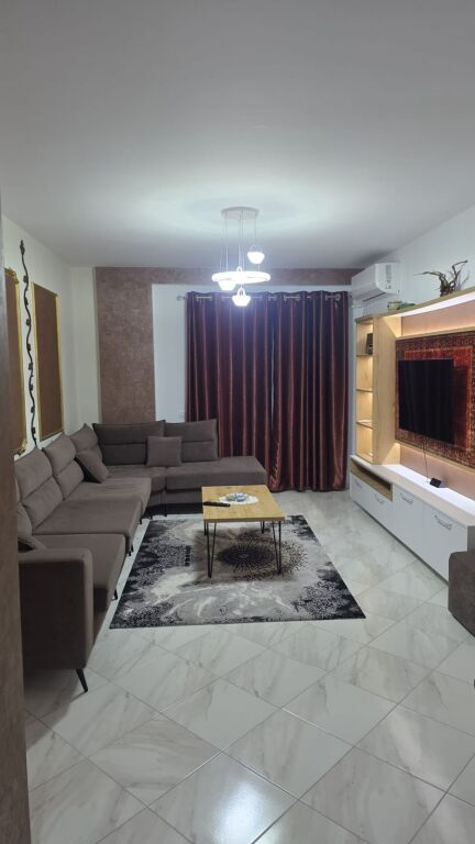 APARTAMENT 2+1 PËR QERA TE KOMPLEKSI TOM DOSHI (SHKOZË)