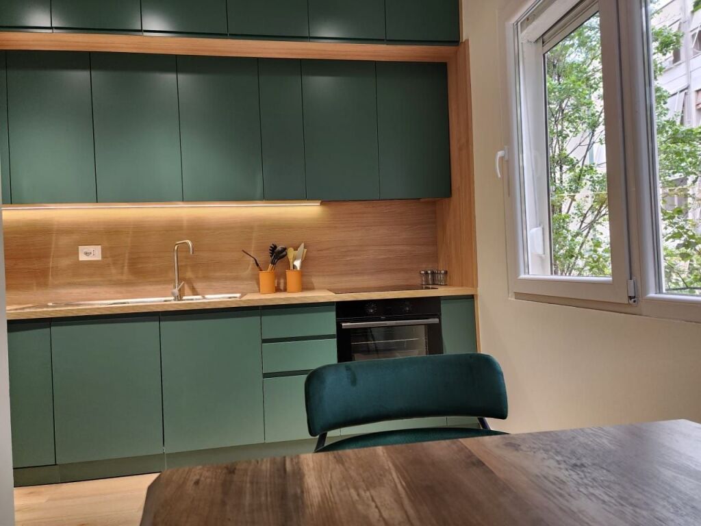 For rent 2+1+2, Komuna Parisit