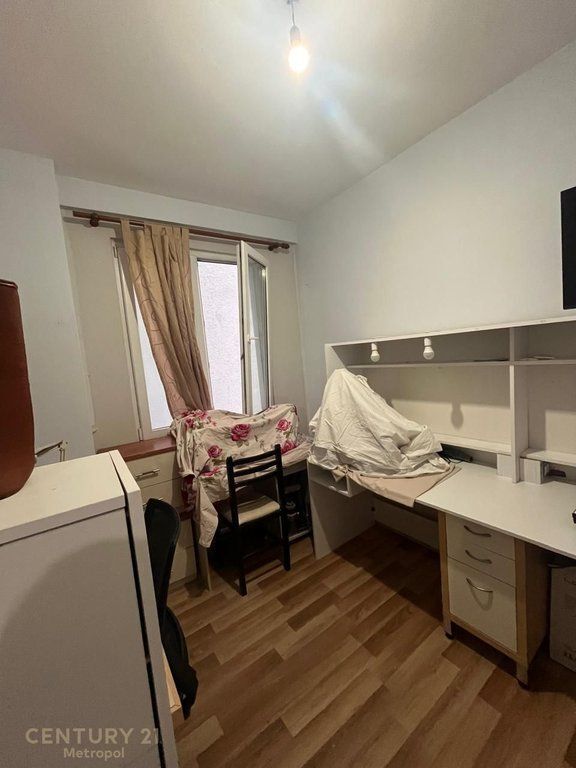 Apartment 2+1 for sale at Komuna e Parisit 295,000 €