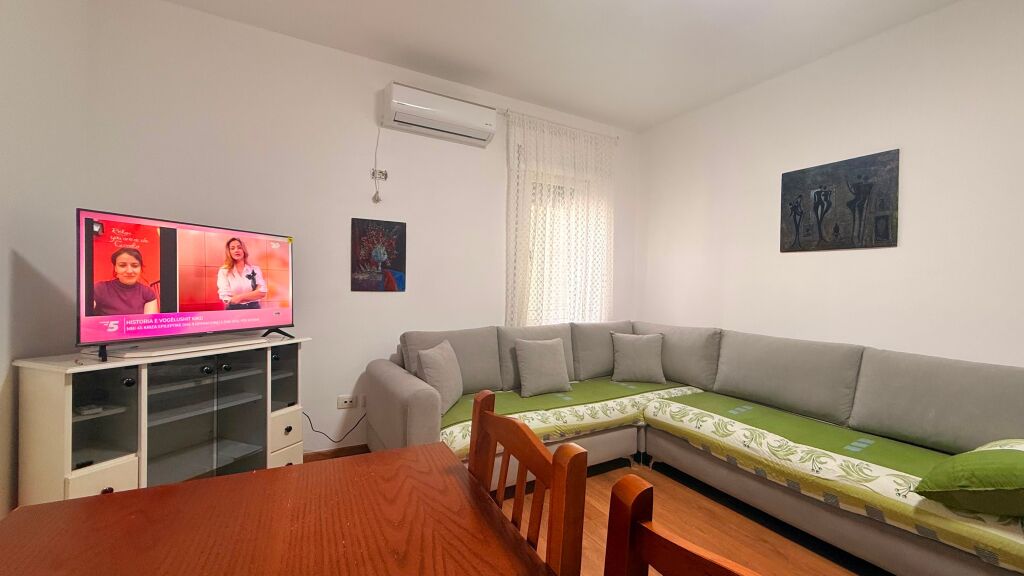 1+1,zoological garden lake,600 euro