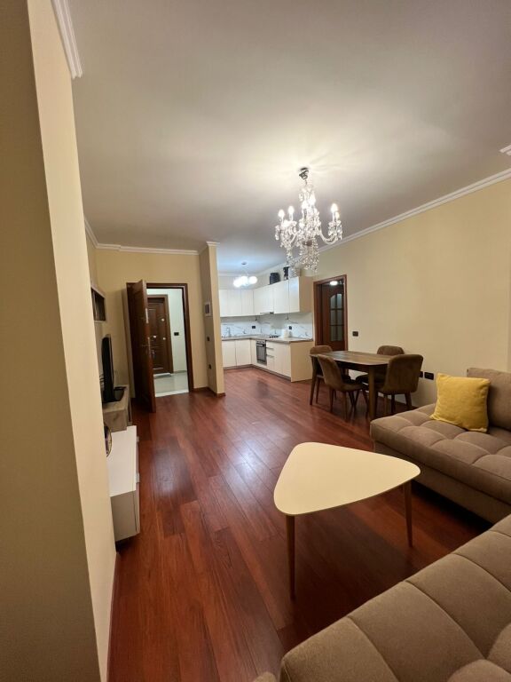Jepet me qera apartament 2+1 i mobiluar tek Ministria Jashteme