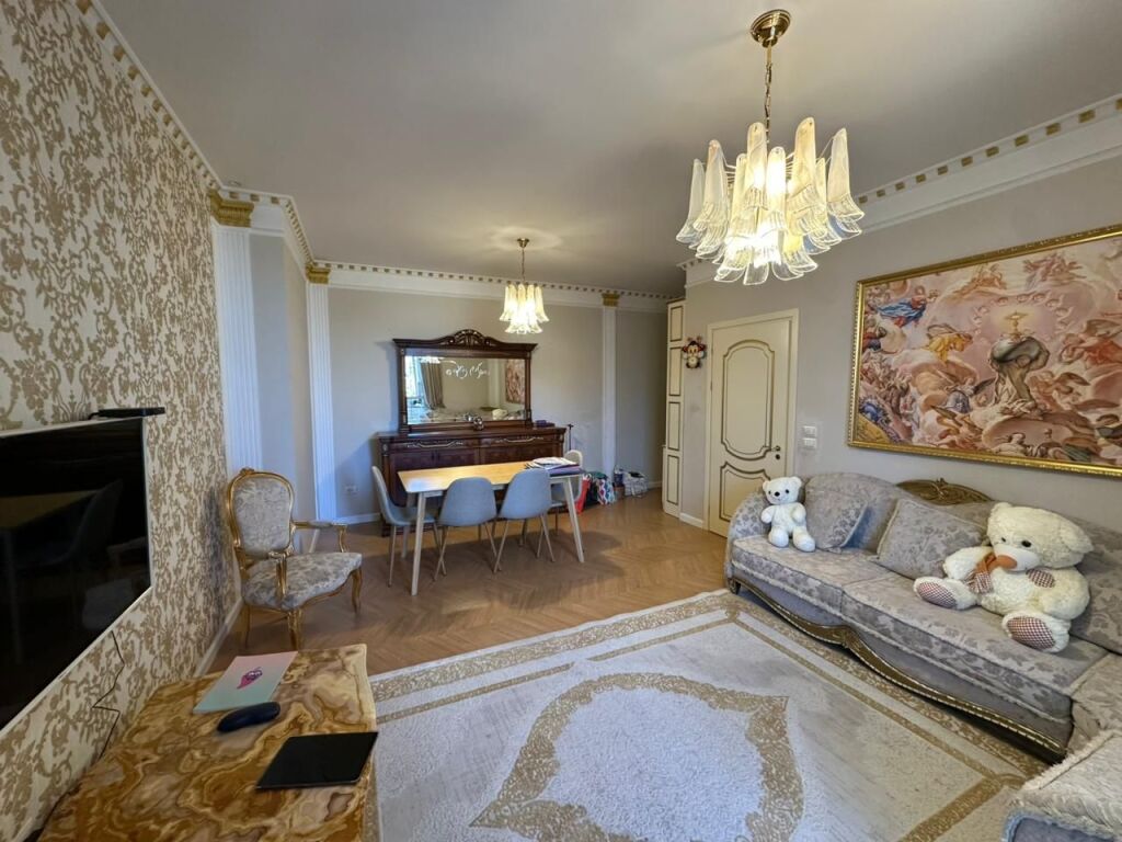 Apartment 1+1 for rent at the Paris Commune.