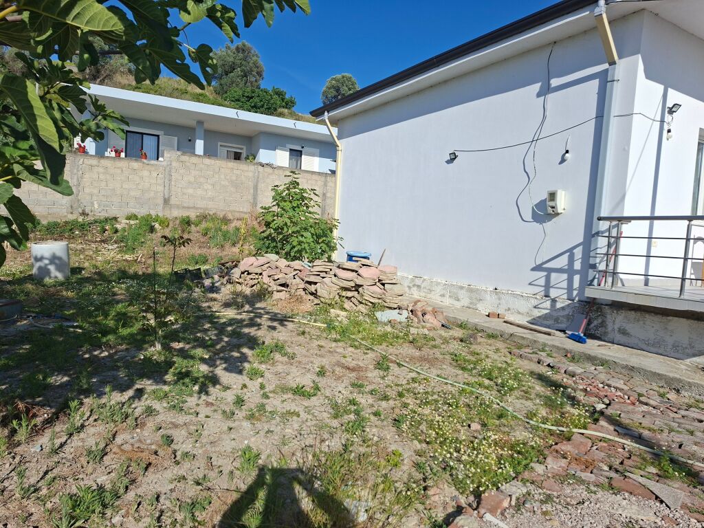 Private house 1+1 with yard for sale