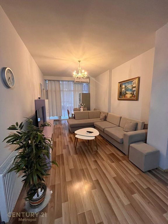 Apartment 2+1 for sale at Komuna e Parisit 295,000 €