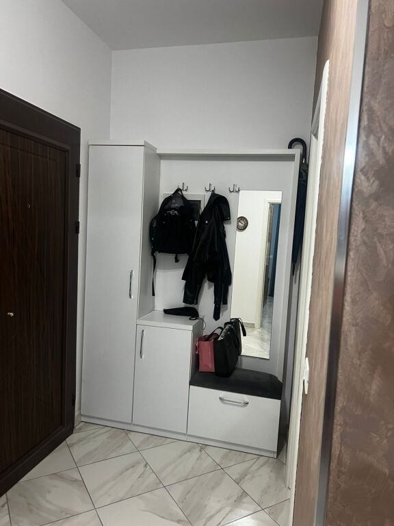 APARTAMENT 2+1 PËR QERA TE KOMPLEKSI TOM DOSHI (SHKOZË)