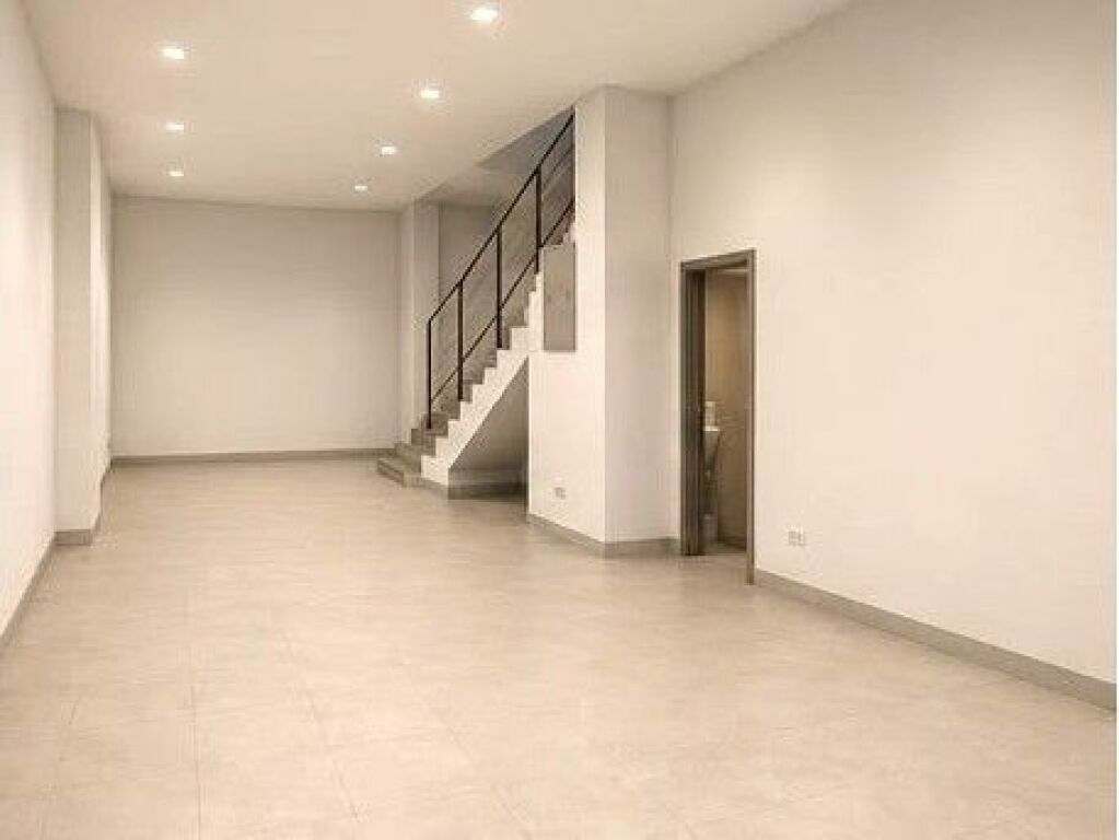 BUSINESS PREMISES FOR RENT AT TRE DESHMORET STREET, YZBERISHT