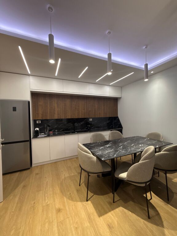 Okazion Shitet Apartament 2+1 tek fresku