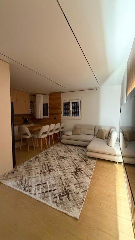 🏡 Jepet me qera apartament 1+1 tek rruga e dibres/kinostudio !