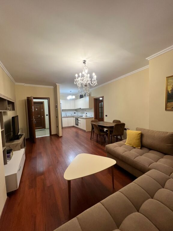 Jepet me qera apartament 2+1 i mobiluar tek Ministria Jashteme