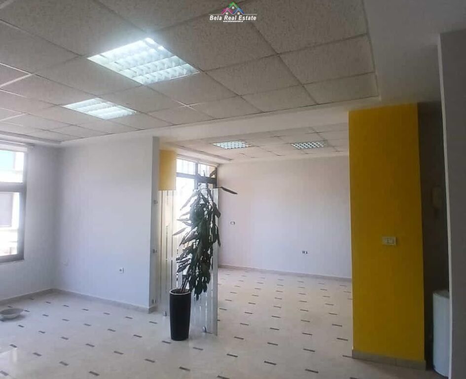 Zyre Me Qera Tek 21 Dhjetori (ID BZ2988) Tirane
