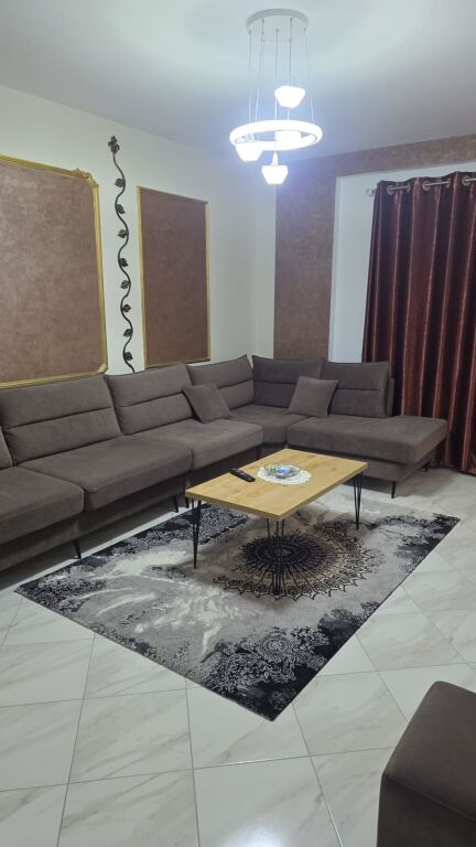 APARTAMENT 2+1 PËR QERA TE KOMPLEKSI TOM DOSHI (SHKOZË)