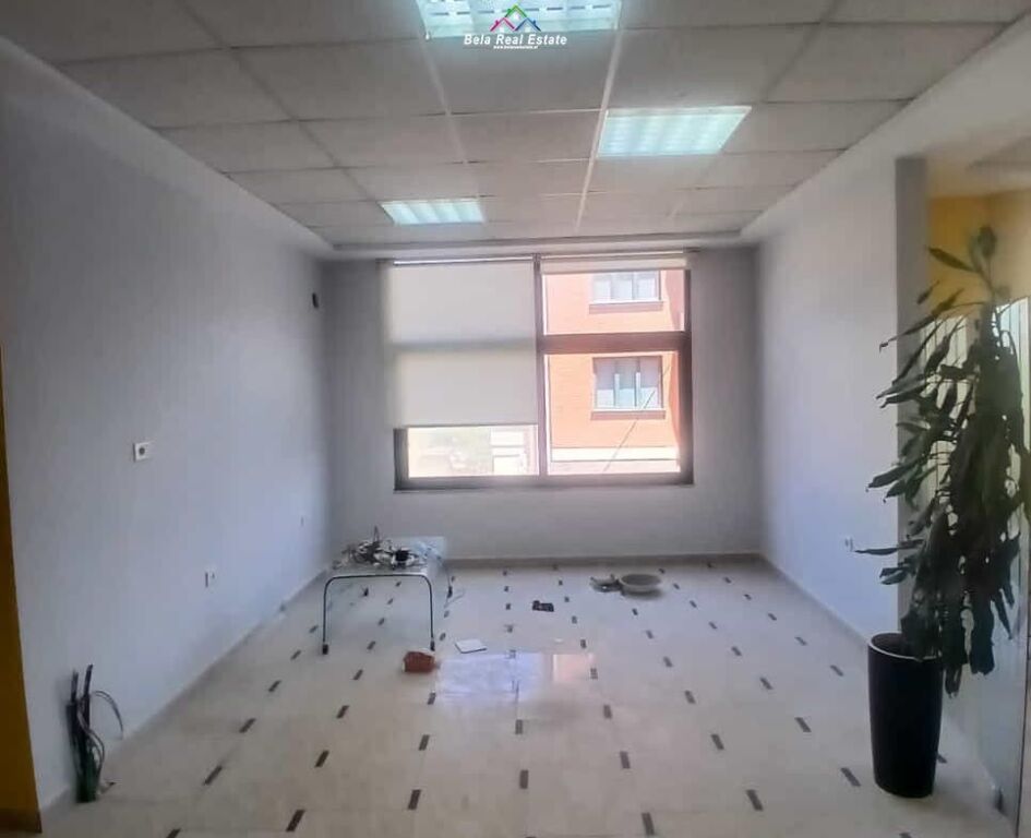 Zyre Me Qera Tek 21 Dhjetori (ID BZ2988) Tirane