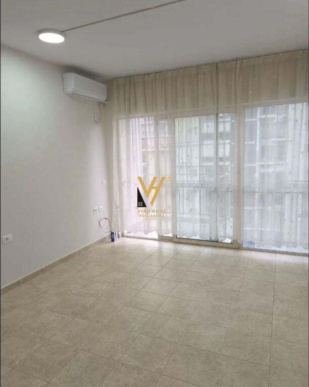 JEPET APARTAMENT 1+1+BLK ME QIRA TE ISH FUSHA E AVIACIONIT 40.000 LEKE
