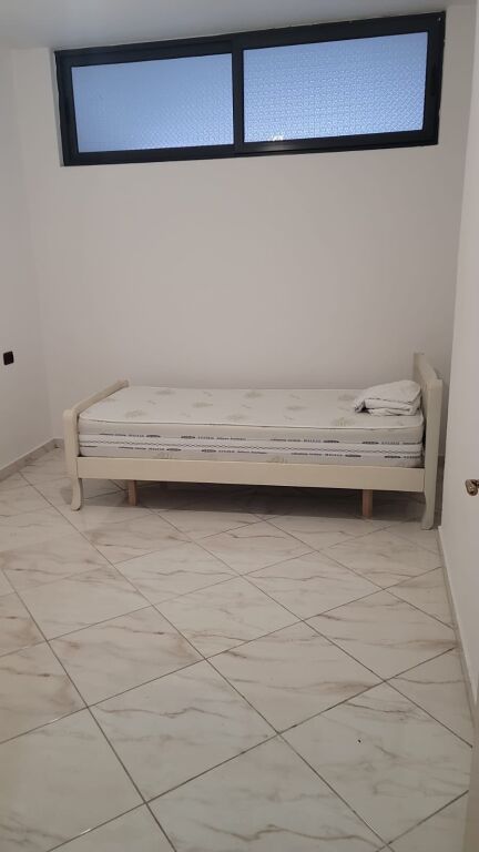 2+1,pjeserisht i mobiluar te 2 palmat astir,350 mije leke