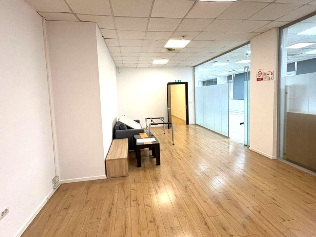 LOCALE COMMERCIALE IN AFFITTO VICINO A LSI, BLLOK