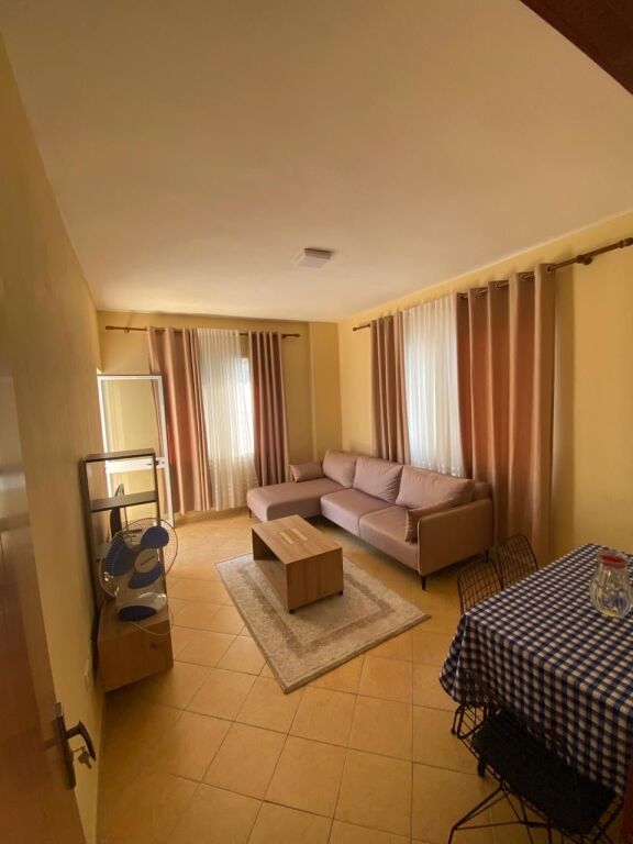 Jepet apartament me qera Shkembi Kavajes