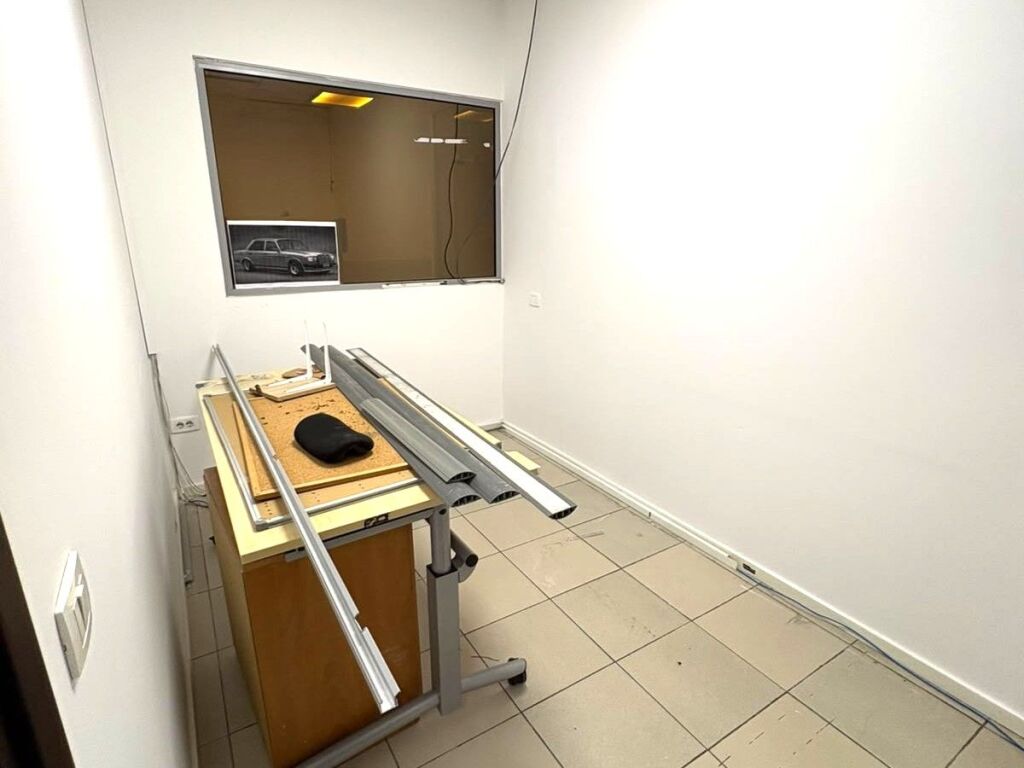 LOCALE COMMERCIALE IN AFFITTO VICINO A LSI, BLLOK
