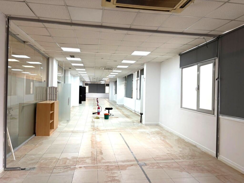 LOCALE COMMERCIALE IN AFFITTO VICINO A LSI, BLLOK
