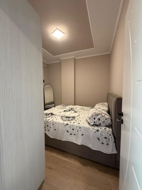 Shitet apartament 2+1