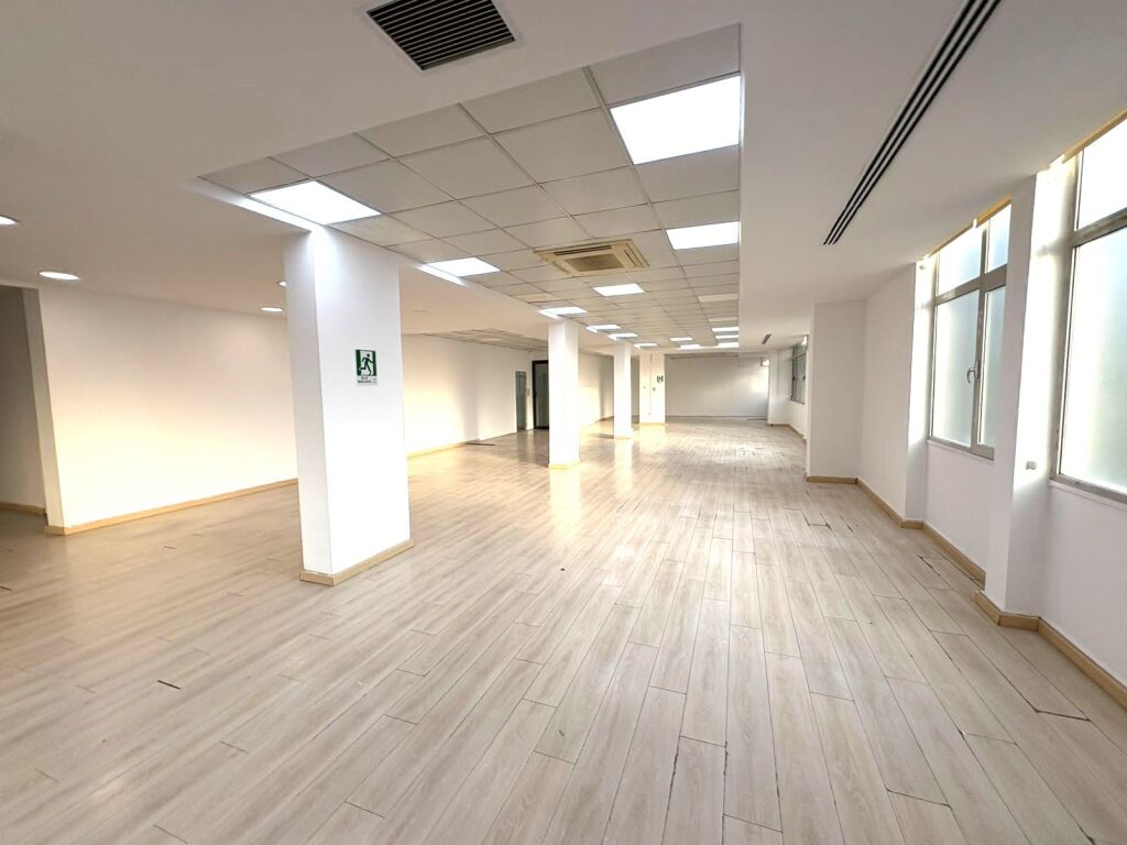 AMBIENTE COMMERCIALE IN AFFITTO VICINO A LSI, BLLOK
