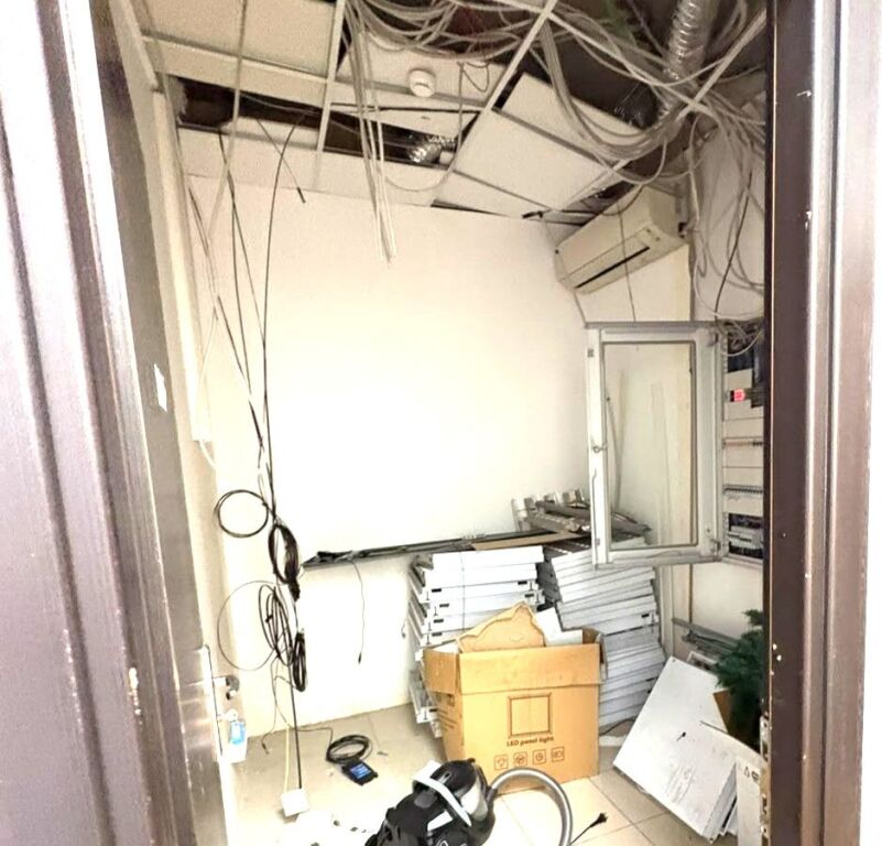 LOCALE COMMERCIALE IN AFFITTO VICINO A LSI, BLLOK