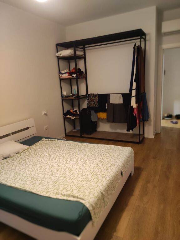1+1,kika 2 commune of Paris,700 thousand leke