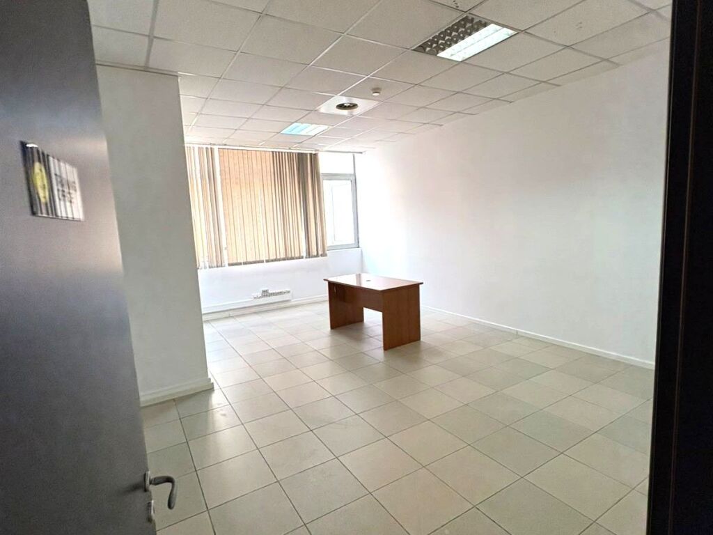 LOCALE COMMERCIALE IN AFFITTO VICINO A LSI, BLLOK