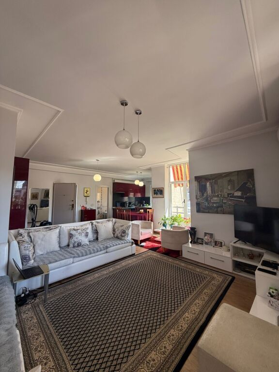 Shitet Apartament 2+1+Soxhorno te Rruga "Edit Durham" (Pranë Bogdanëve &amp; Ambasadave)
