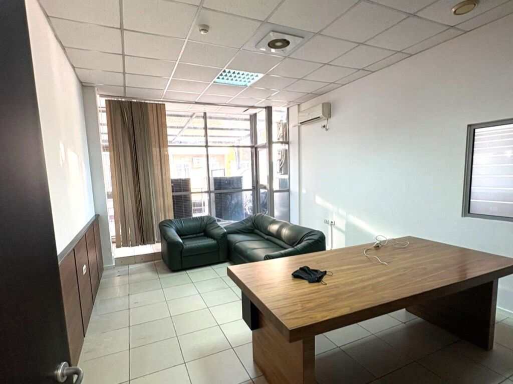 LOCALE COMMERCIALE IN AFFITTO VICINO A LSI, BLLOK