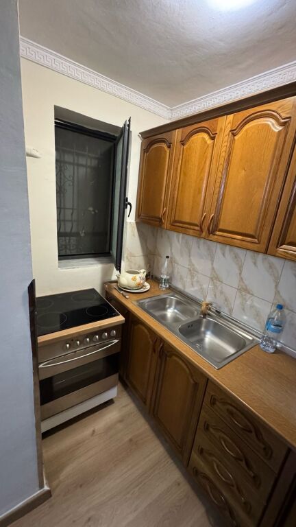 2+1,kat 1 pallat ekzistues,kinostudio,500 mije leke