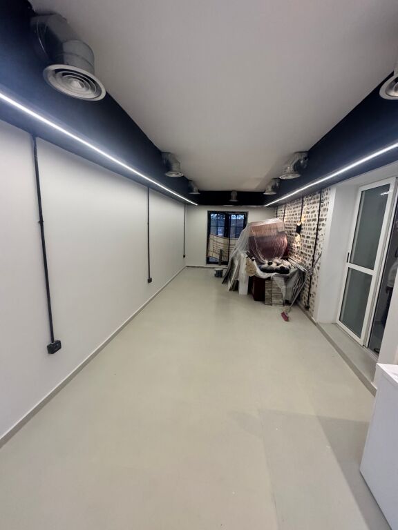 Locale commerciale di 100 m2 in affitto vicino alla Scuola Vasil Shanto
