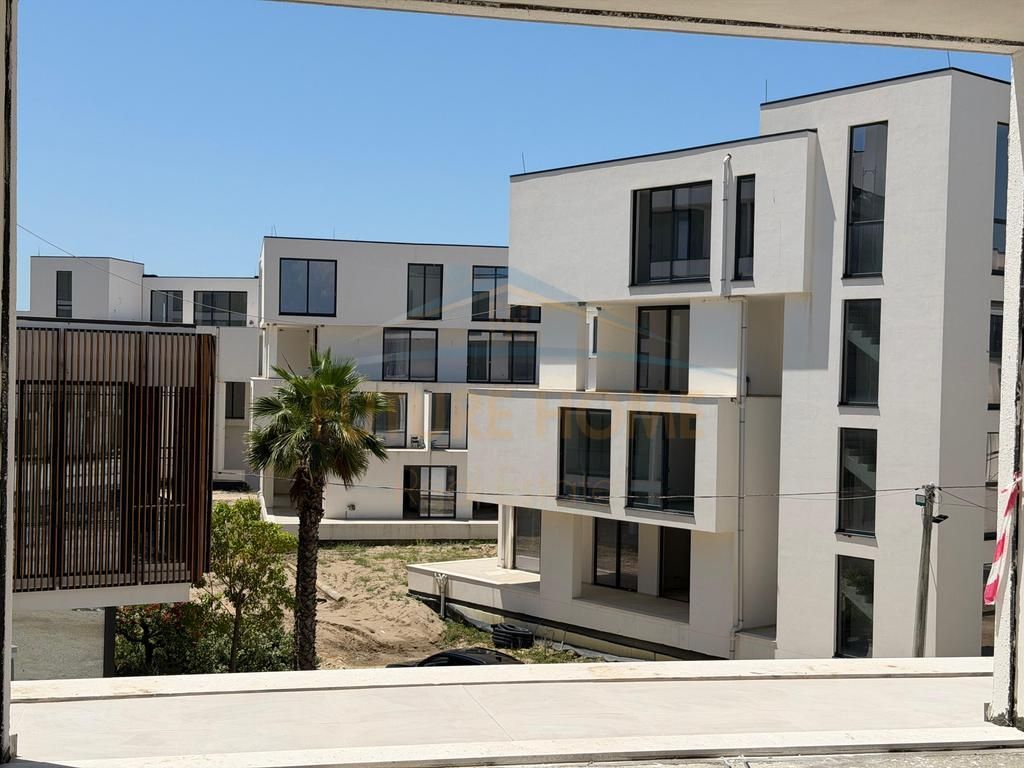 Apartment 3+1+2 for sale, Porto Lalëzi Complex, Hamallaj