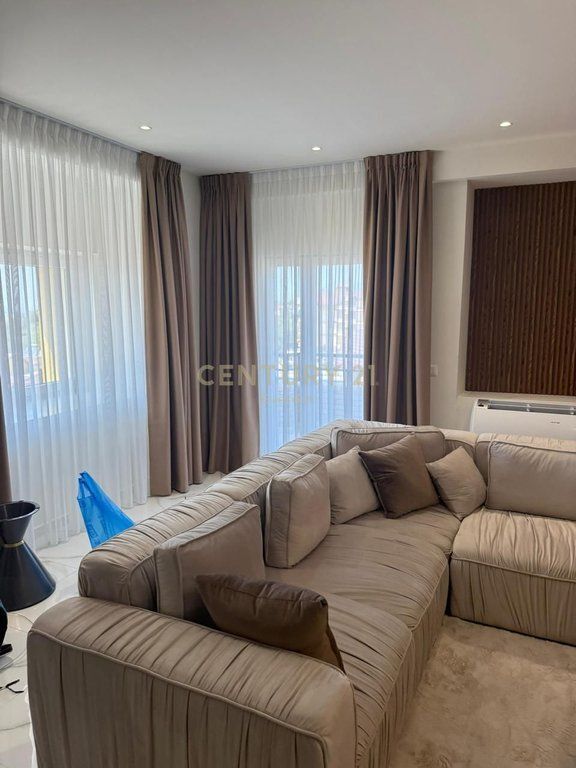 RESIDENZA LAKE LAND, APPARTAMENTO 3+1++2+POSTO AUTO IN AFFITTO