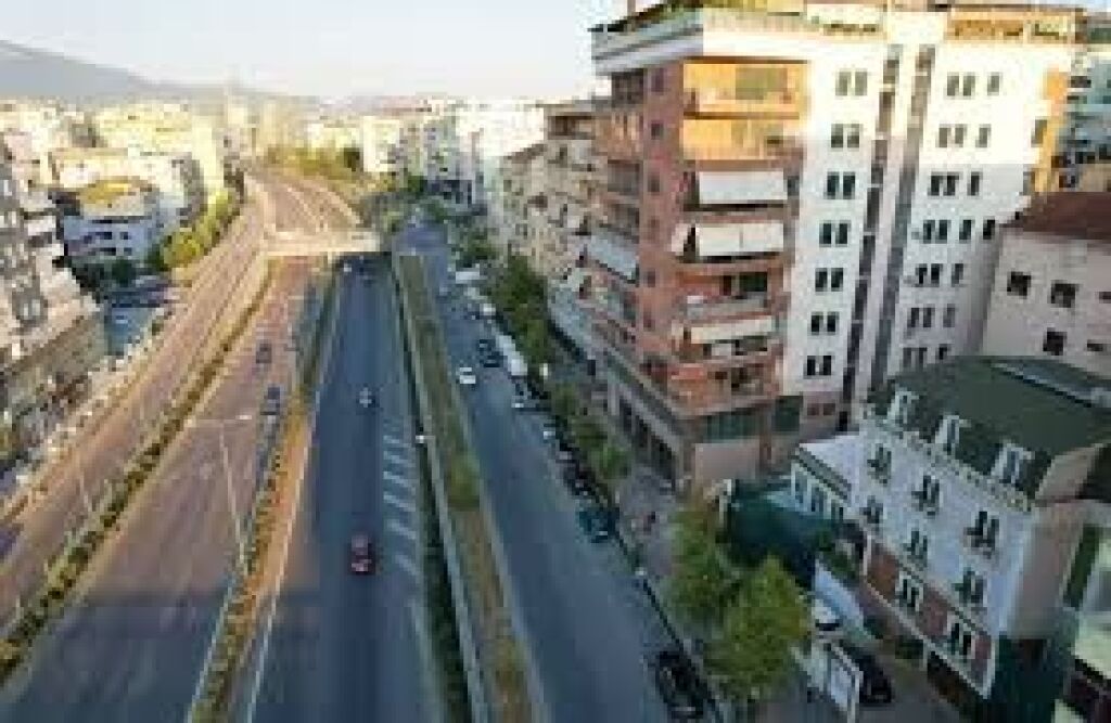 Business premises for rent Selites Roundabout