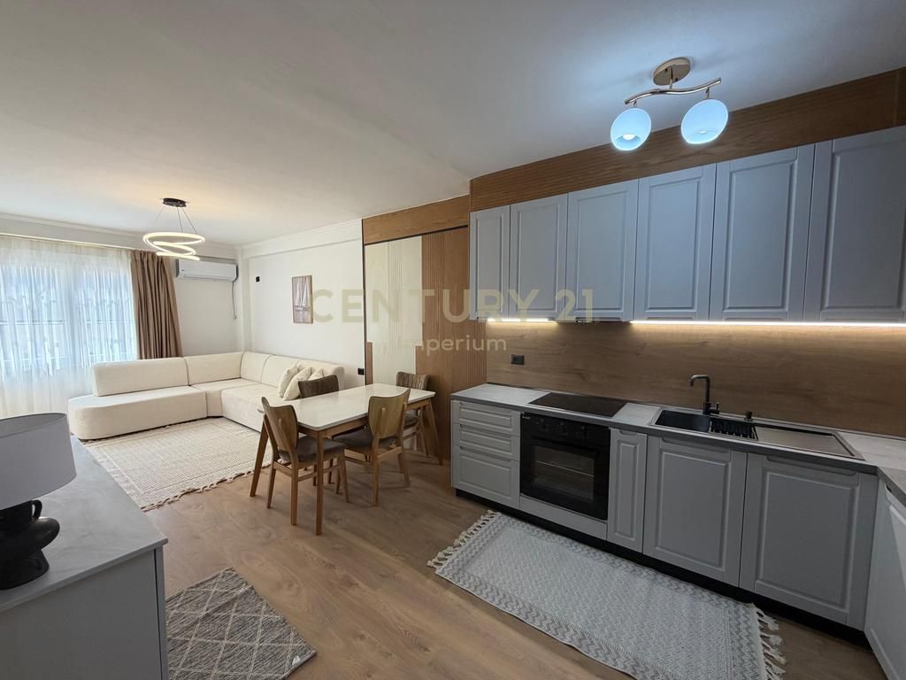 Ofrohet per shitje apartament 1+1 i sapo mobiluar ne Astir!