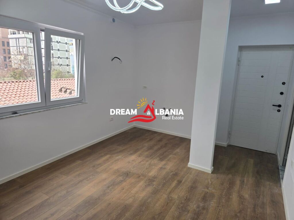 Shitet Apartament 1+1, Prane Shkolles Kuqe, Rruga Dervish Hekali (ID 4119474)