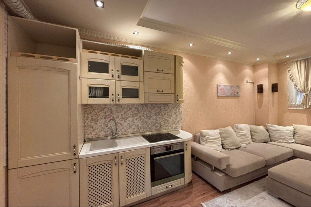 Apartament - Për Qira - Rruga e Barrikadave, Tiranë