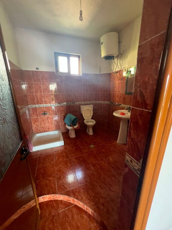 Villa di 4 piani in vendita Kamez