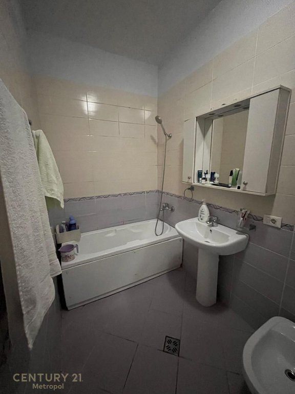 Apartment 2+1 for sale at Komuna e Parisit Metropol142879