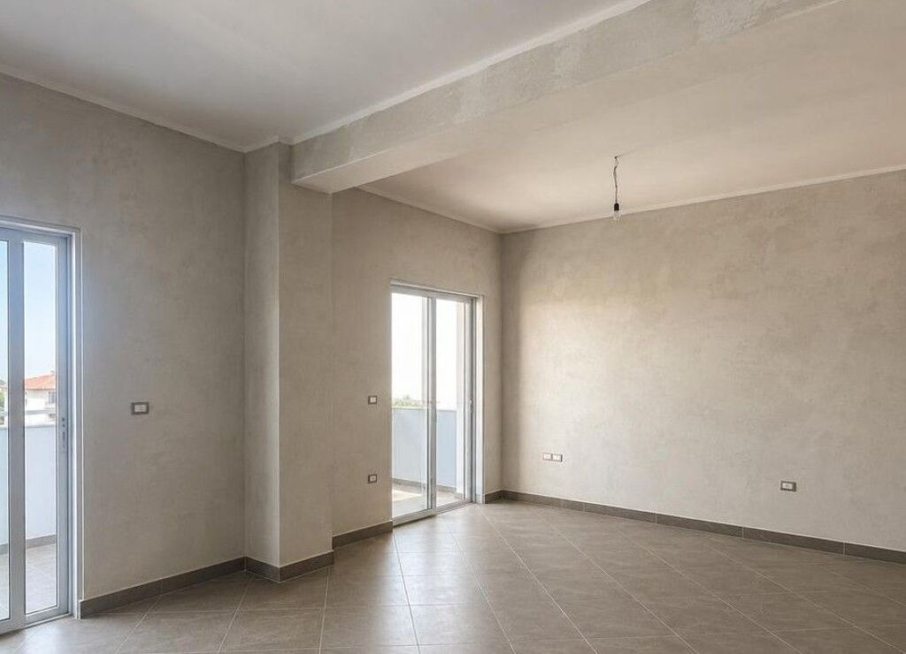 SHITET APARTAMENT 2+1+2 Poste Parkimi, Vilat Gjermane