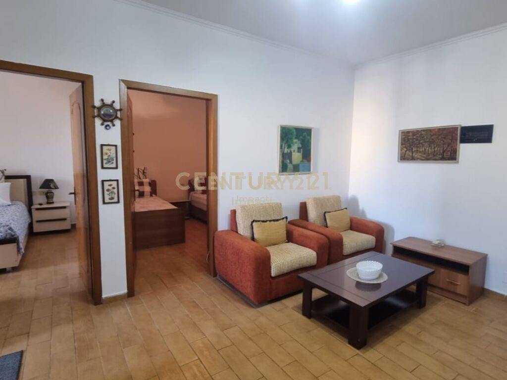 2+1 Apartment for rent at Komuna e Parisit! 600 € /Month