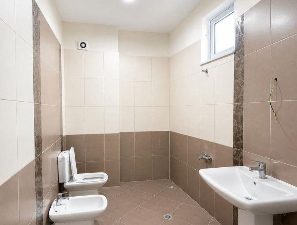 SHITET APARTAMENT 2+1+2 Poste Parkimi, Vilat Gjermane